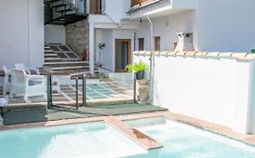 Apartamentos Turisticos La Casa Vieja
